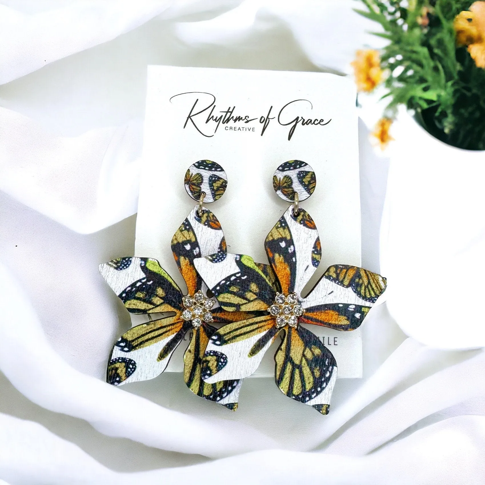 Boho Chic Earrings, Butterfly Earrings, Neutral Jewelry, Dangle Earrings, Boho Chic, Boho Style, Bohemian Earrings, Flower Earrings, Monarch