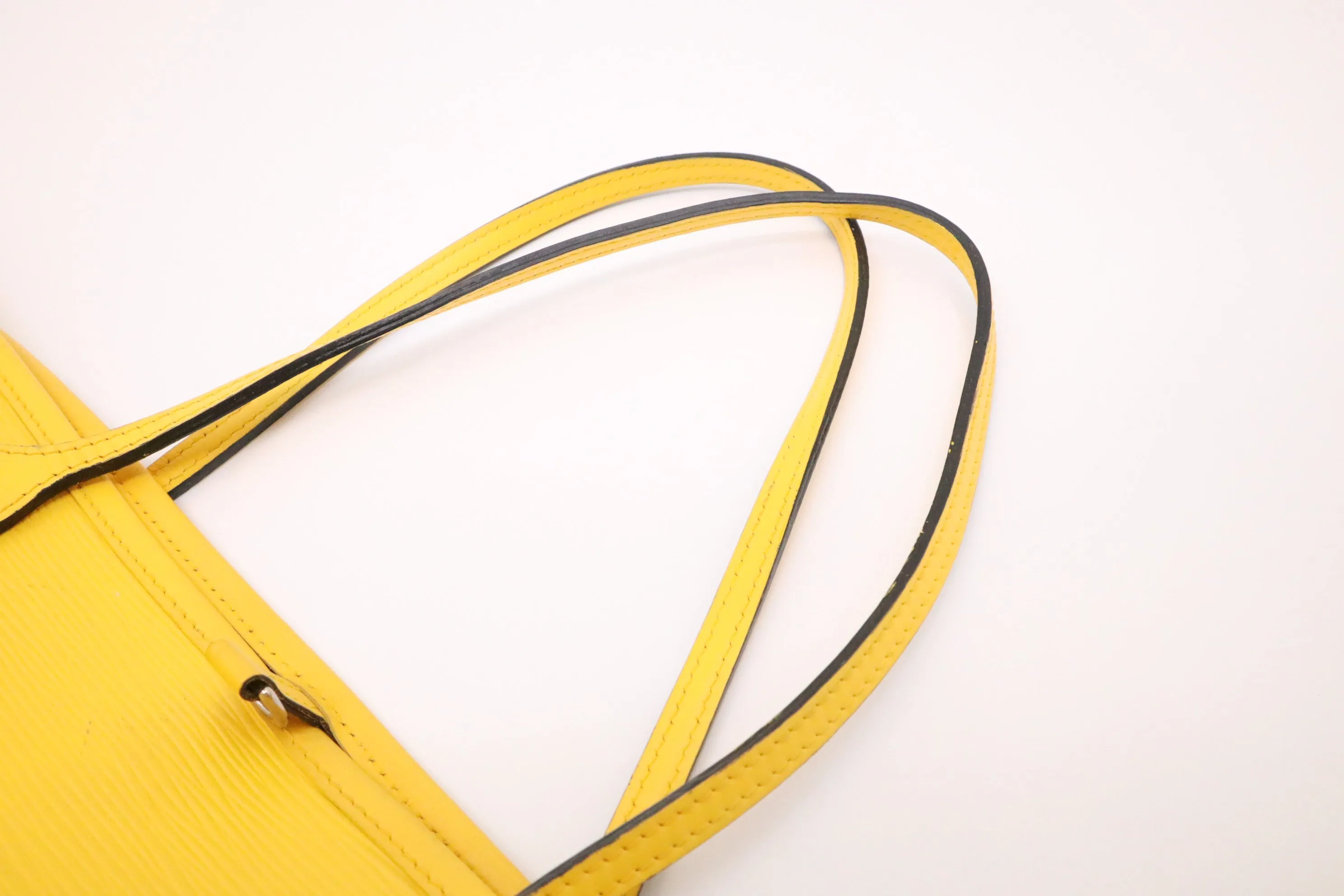 Louis Vuitton Neverfull MM in Yellow Epi Leather