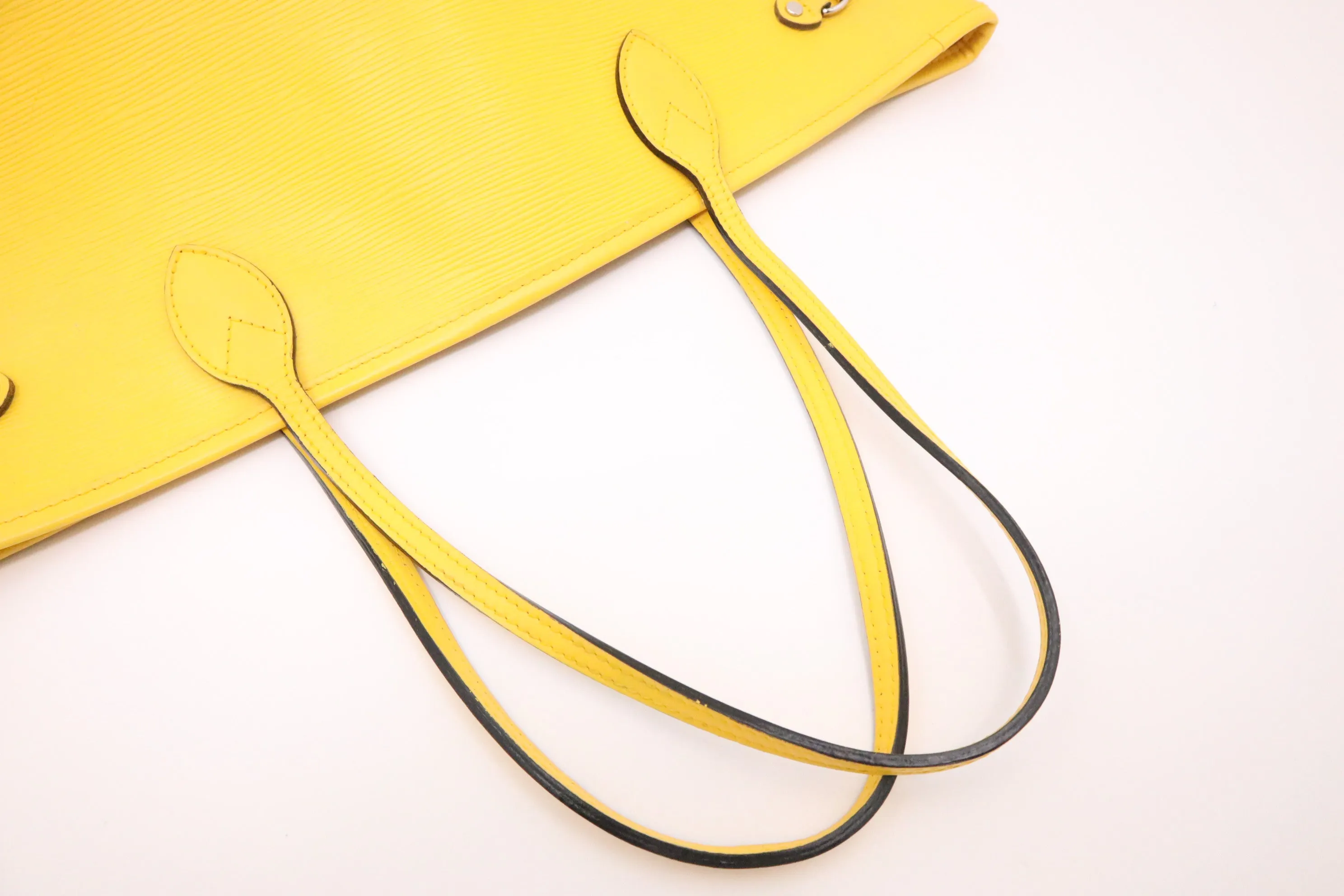 Louis Vuitton Neverfull MM in Yellow Epi Leather