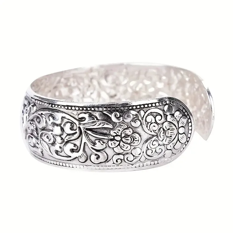 Silver Floral Bracelet at Bling & Bloom's Boutique | Adjustable Bracelets | Women's Gifts