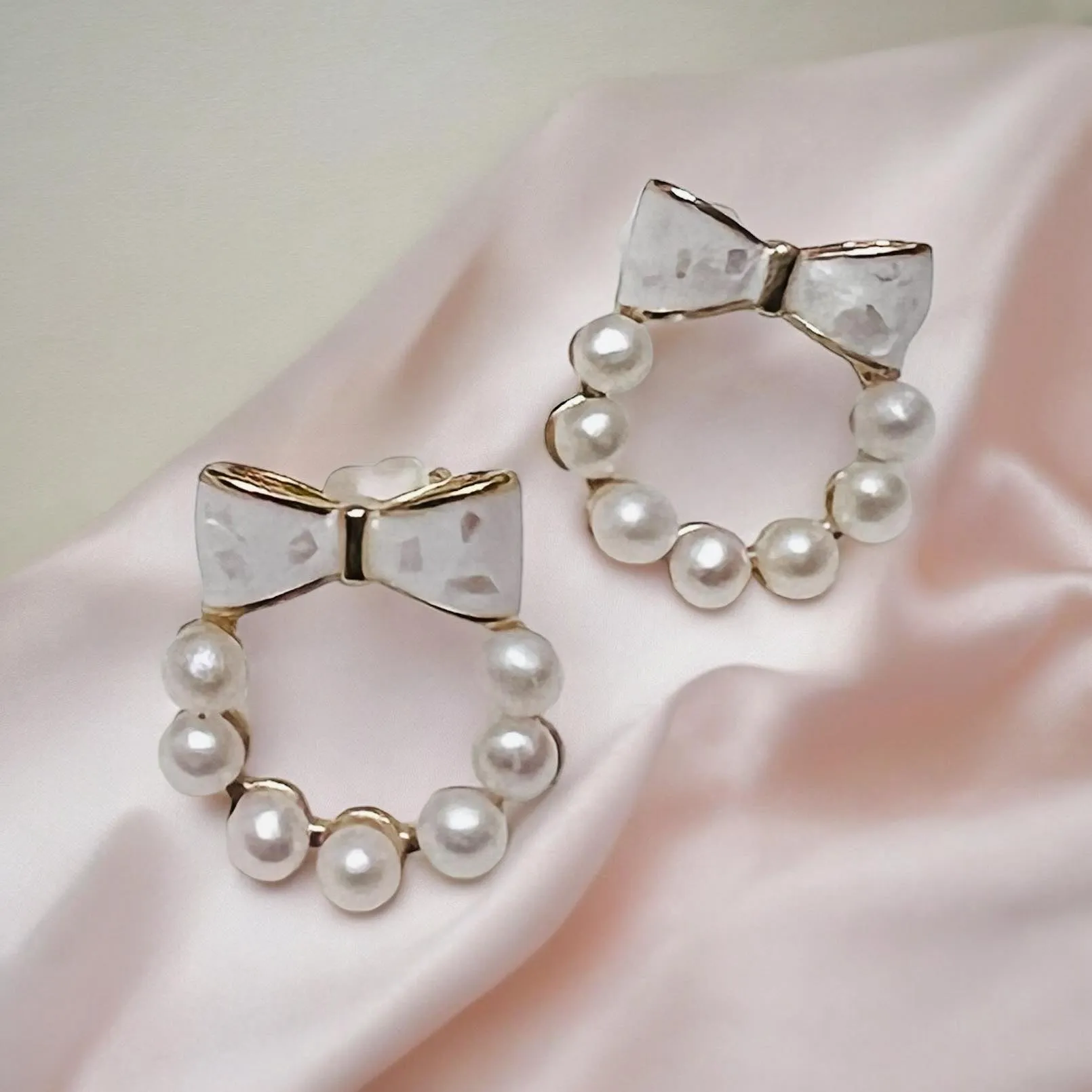 Sweetheart Pearl Bow Earrings